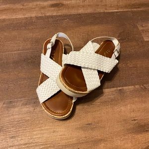Unisa Strappy Flatform Sandals
